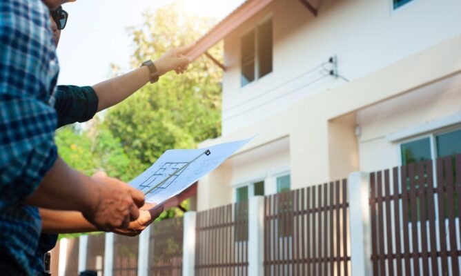 Renovation checklist. Credit: Wasan Tita/iStock
